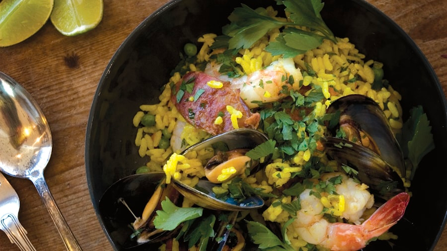 Seafood paella pan